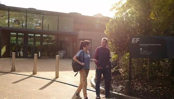 EF 英孚英国商科大学直通车课程招生简章