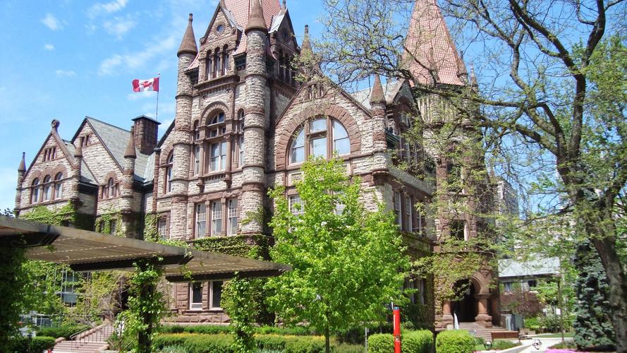 加拿大留学college 一年生活费多少钱合适?