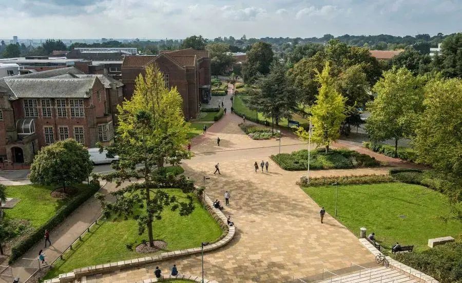 英国热门G10大学留学生2023年学费一览