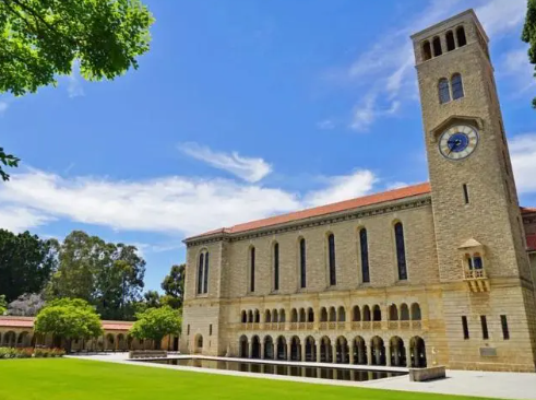 高考后留学？澳洲大学申请时间及注意事项